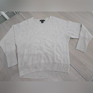 Tahari 2-Ply Cashmere Womens Light Gray Crewneck Sweater Medium